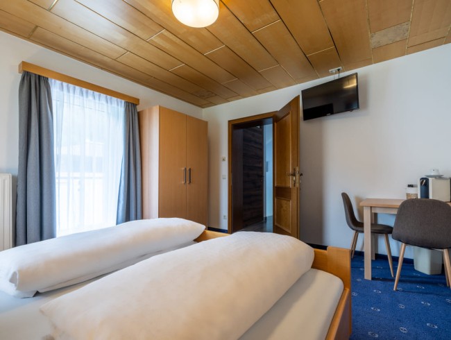 Doppelzimmer mit Flat-TV